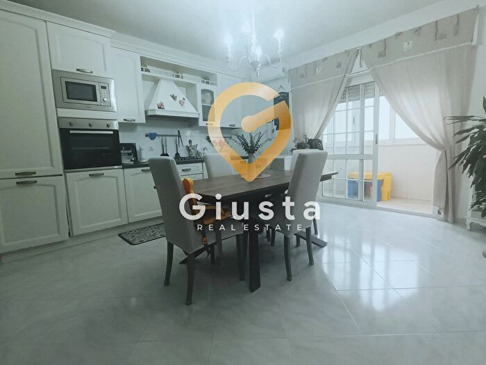 Appartamento trilocale in vendita in Via Udine, Brindisi