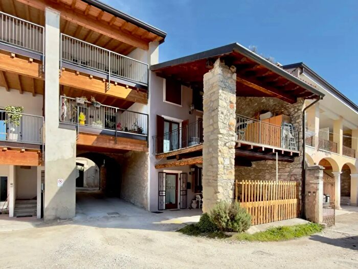 Casa quadrilocale in vendita in Via Trento, Botticino