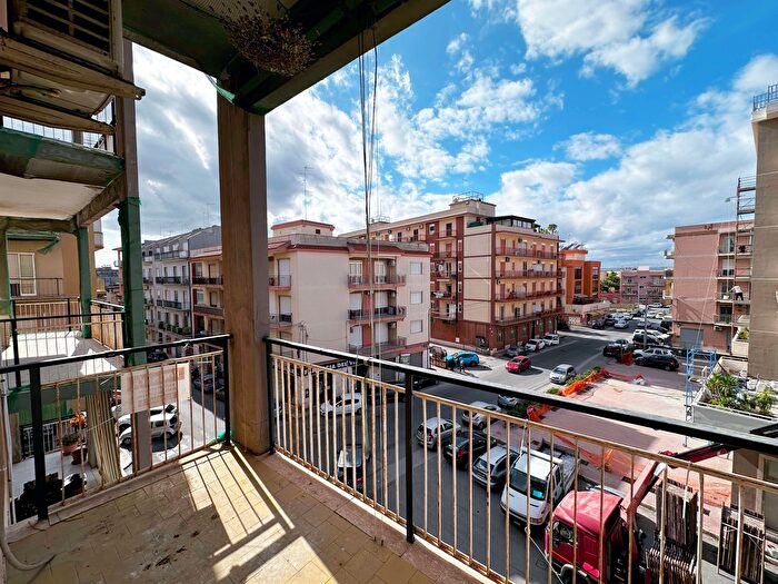 Appartamento con 5 locali in vendita in Via Sofio Ferrero, Siracusa