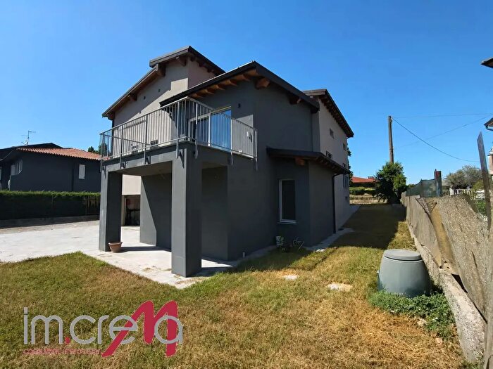 Casa con 6 locali in vendita in Via Cremona, Pizzighettone