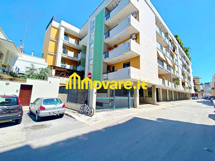 Appartamento con 5 locali in vendita in Via Benedetto Croce, Triggiano