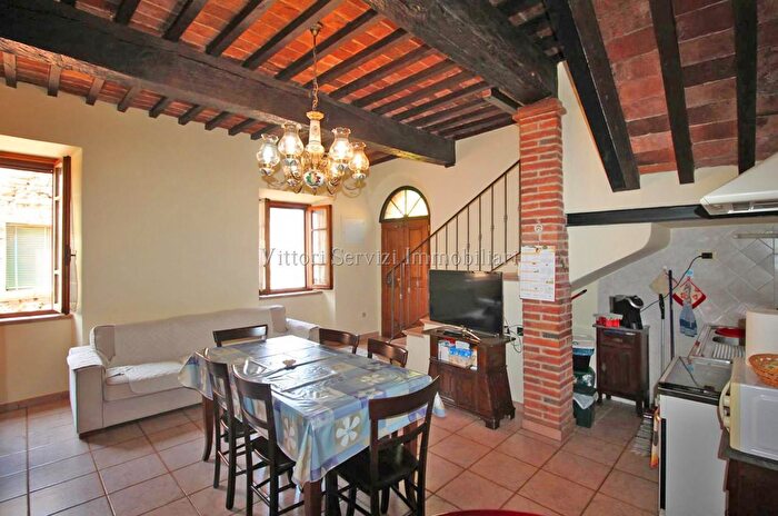 Casa con 5 locali in vendita in Via dei Fossi, Sinalunga