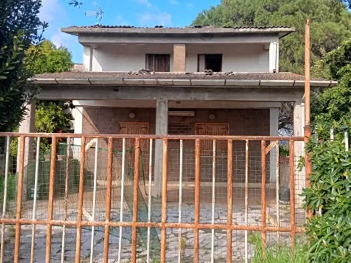 Casa con 6 locali in vendita in Strada Migliara Destra, Pontinia
