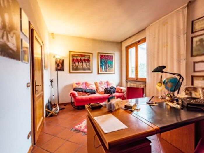 Casa con 6 locali in vendita in Bucine