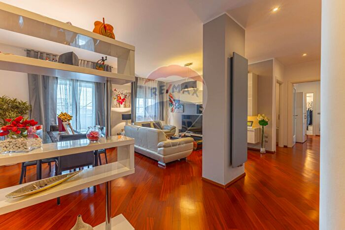 Appartamento con 6 locali in vendita in Via Prunizzedda, Sassari