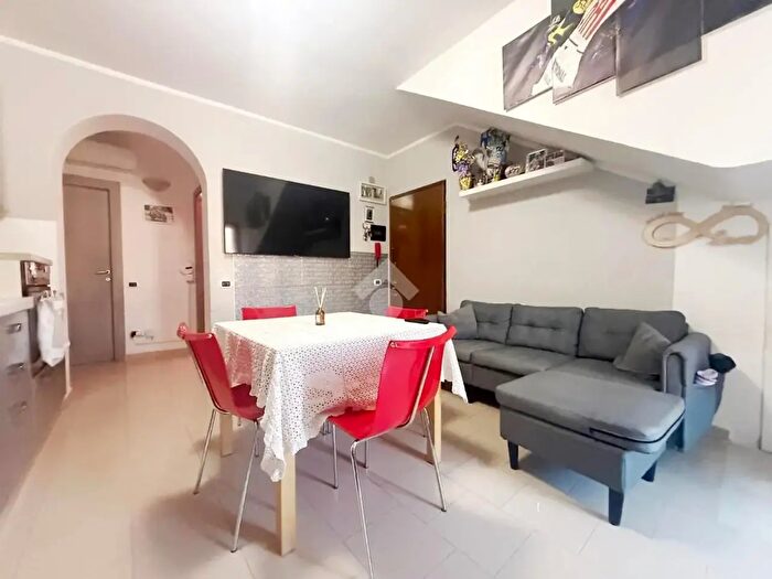 Appartamento trilocale in vendita in Via Giuseppe Garibaldi, Turate