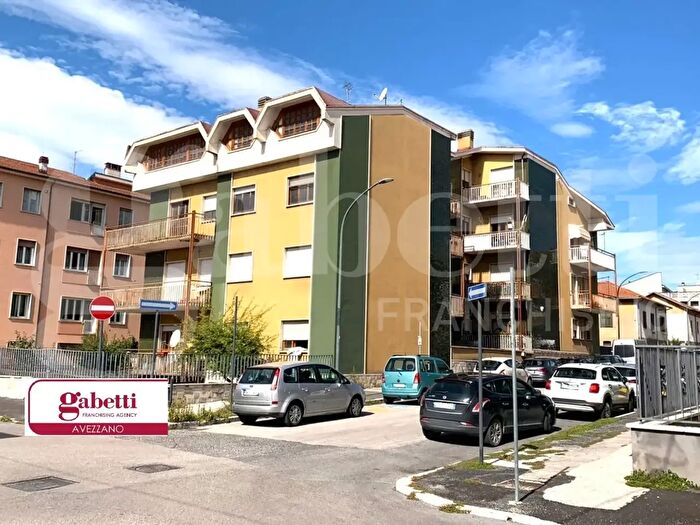 Appartamento con 5 locali in vendita in Via Mons Bagnoli, Avezzano