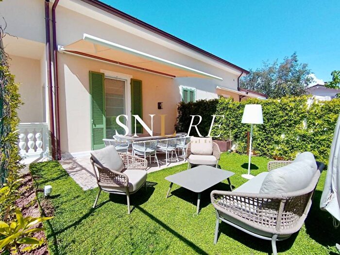 Casa con 6 locali in affitto in Via SantAntonio, Pietrasanta