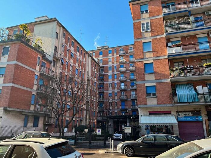 Appartamento bilocale in affitto in Via Arcivescovo Romilli, Corvetto, Milano