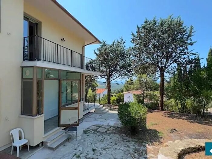Appartamento con 8 locali in vendita in Via B Buontalenti, Rosignano Marittimo