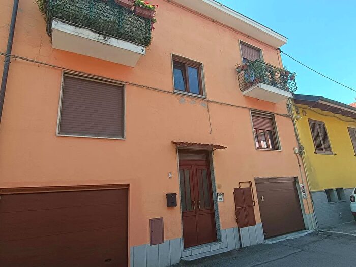 Case in Vendita e in Affitto - 2