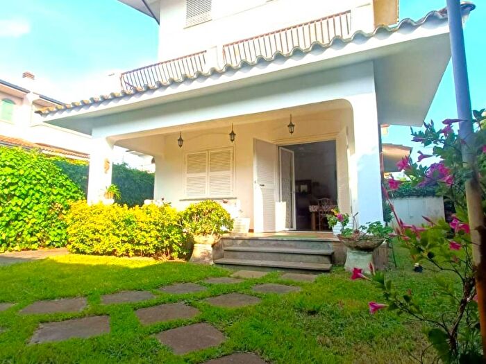 Casa con 5 locali in affitto in Via Viserba, Fregene, Fiumicino