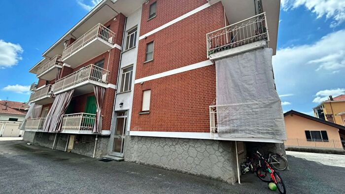 Appartamento quadrilocale in vendita in Via Stazione, None