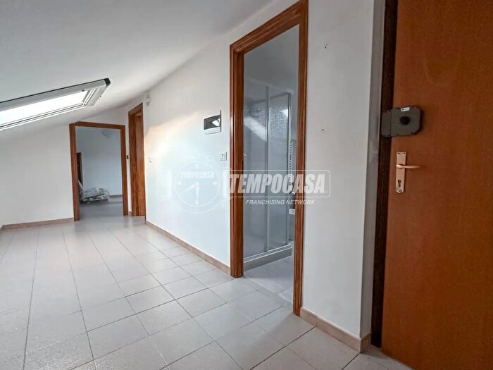 Appartamento bilocale in affitto in Piazza Stazione, Rosta