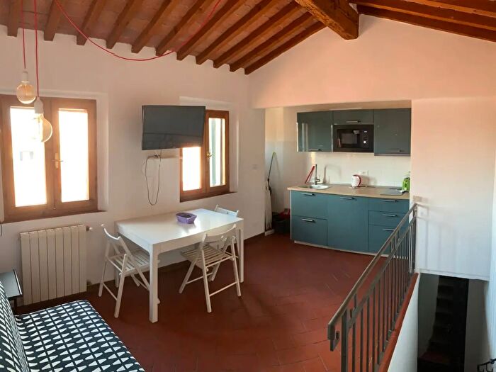 Appartamento trilocale in affitto in Pisa