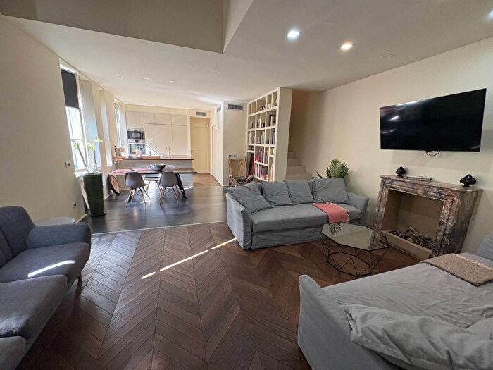 Appartamento quadrilocale in affitto in Ripa di Porta Ticinese, Navigli Darsena, Milano