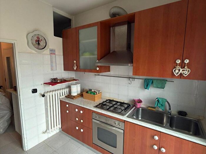 Appartamento trilocale in affitto in Via Ugo Betti, Gallaratese, Milano