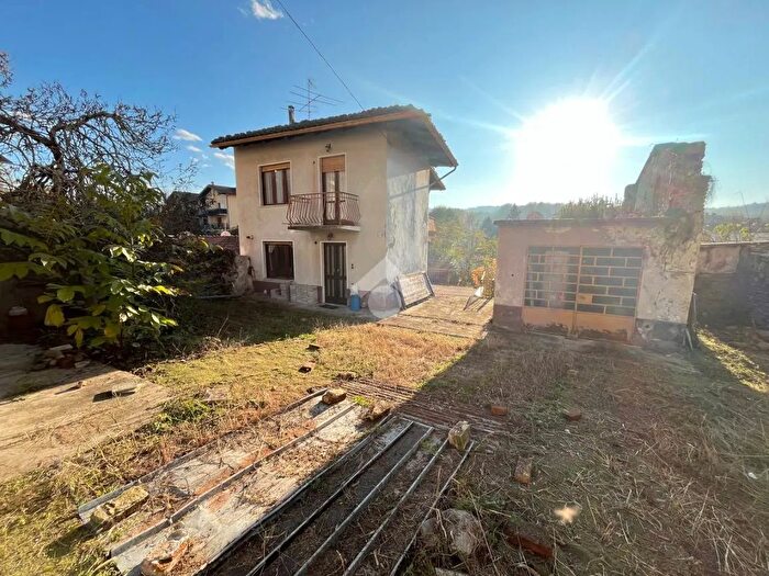 Casa quadrilocale in vendita in Via Roma, Mercenasco