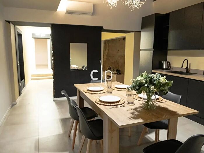 Appartamento trilocale in vendita in Via degli Avignonesi, Roma