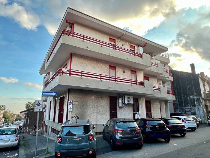 Appartamento bilocale in affitto in Via Etnea, Centro, Tremestieri Etneo