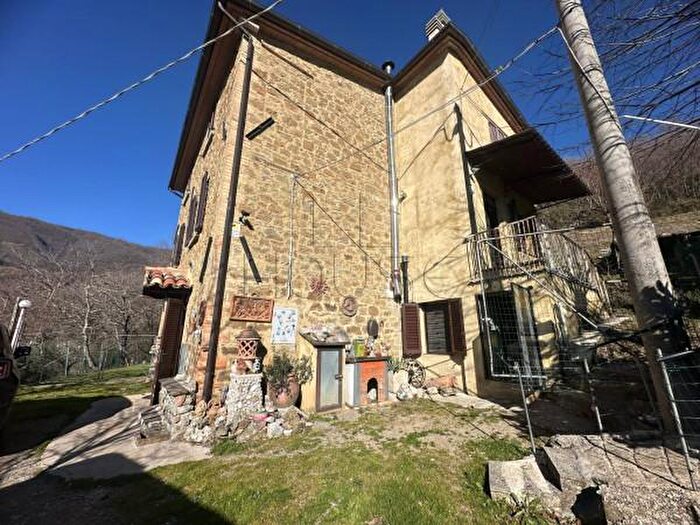 Appartamento quadrilocale in vendita in Località Volterrano, Citta Di Castello