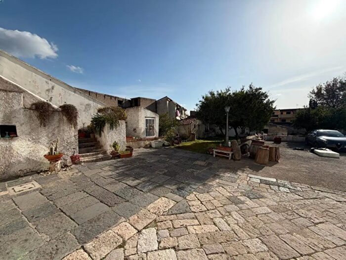 Appartamento con 15 locali in vendita in Capua