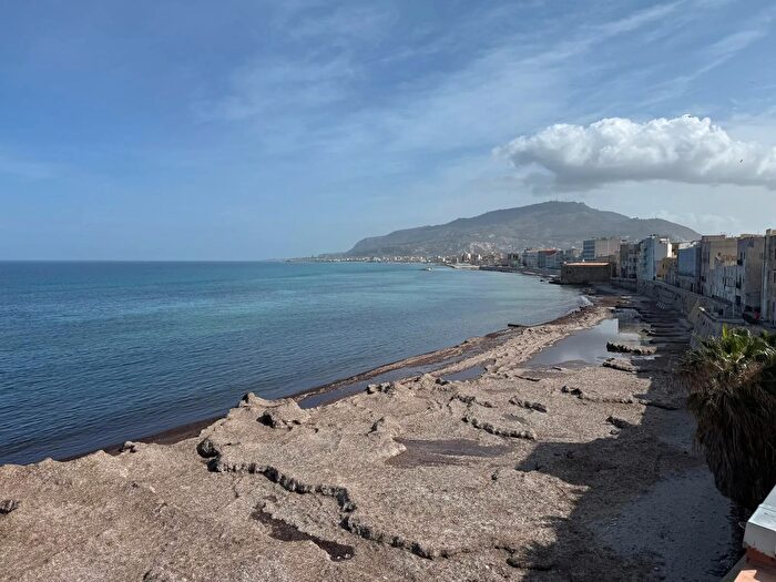 Appartamento con 8 locali in vendita in Corso Vittorio Emanuele, Trapani