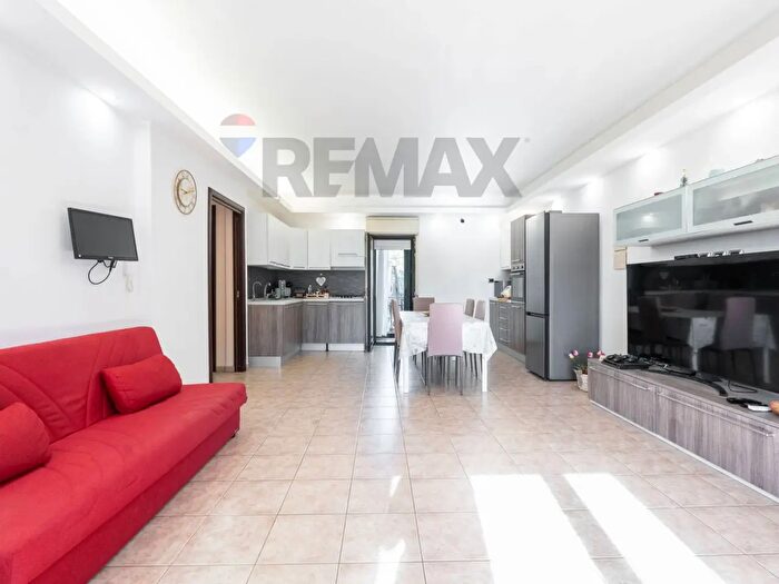Casa con 6 locali in vendita in Via Belvedere, Mascalucia