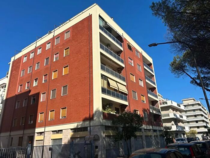 Appartamento quadrilocale in vendita in Via Scipione l'Africano, Pescara