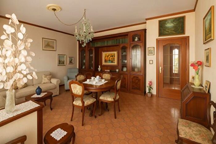 Appartamento con 5 locali in vendita in Jesi