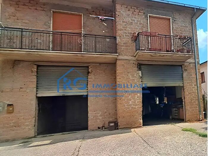 Casa quadrilocale in vendita in Via Cesare Battisti, Graffignano