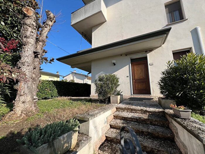 Casa quadrilocale in vendita in Suzzara