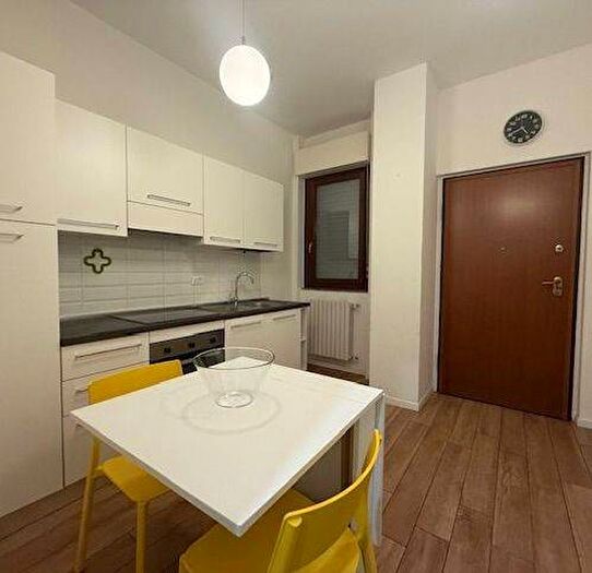 Appartamento trilocale in affitto in Viale Ortles, Ripamonti Fondazione Prada, Milano