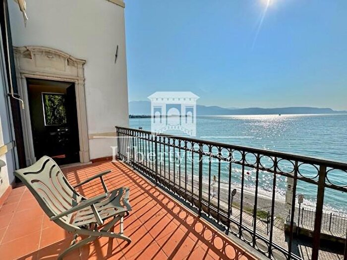 Appartamento trilocale in affitto in Via Roma, Toscolano Maderno