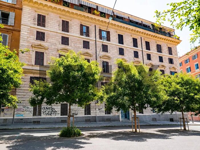 Appartamento bilocale in vendita in Via Goffredo Mameli, Roma