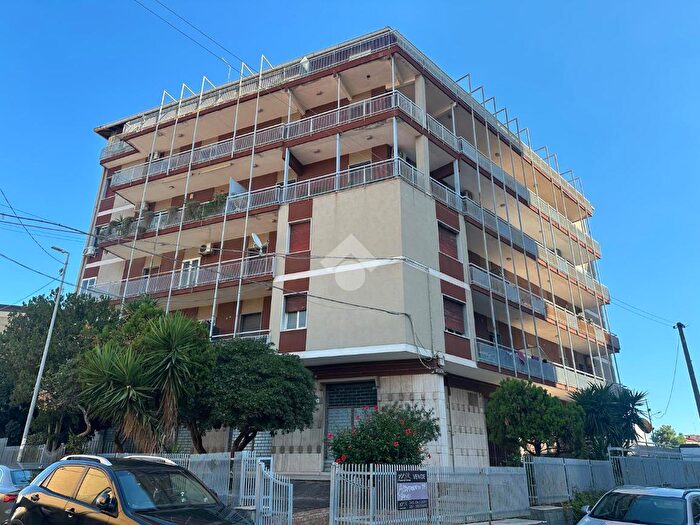 Appartamento con 7 locali in vendita in Via Borgetti, Catania