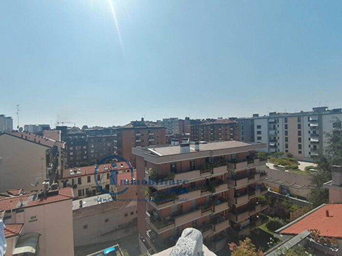 Appartamento trilocale in vendita in Via Savona, Milano