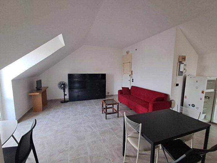 Appartamento bilocale in affitto in Via Filippo Palizzi, Certosa, Milano