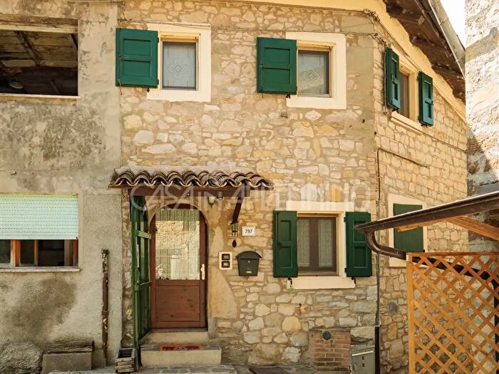 Casa con 7 locali in vendita in Prignano Sulla Secchia