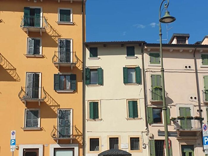 Appartamento bilocale in affitto in Vicolo Verza, Veronetta, Verona