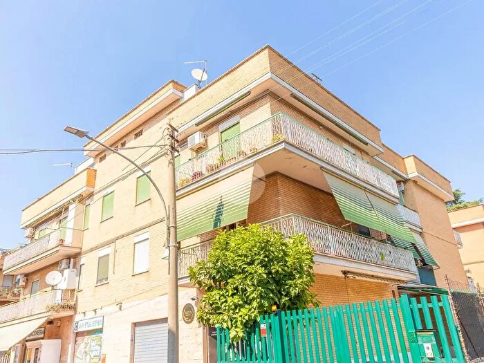 Appartamento trilocale in vendita in Via Leonina, Tivoli