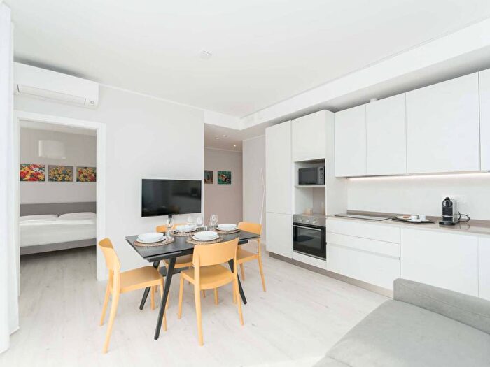Appartamento bilocale in affitto in Via Alfredo Comandini, Maggiolina, Milano