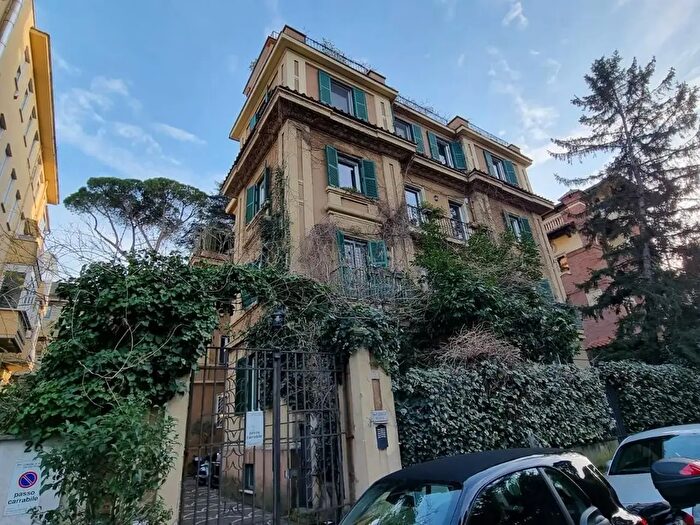 Appartamento monolocale in affitto in Via di Villa Albani, Roma