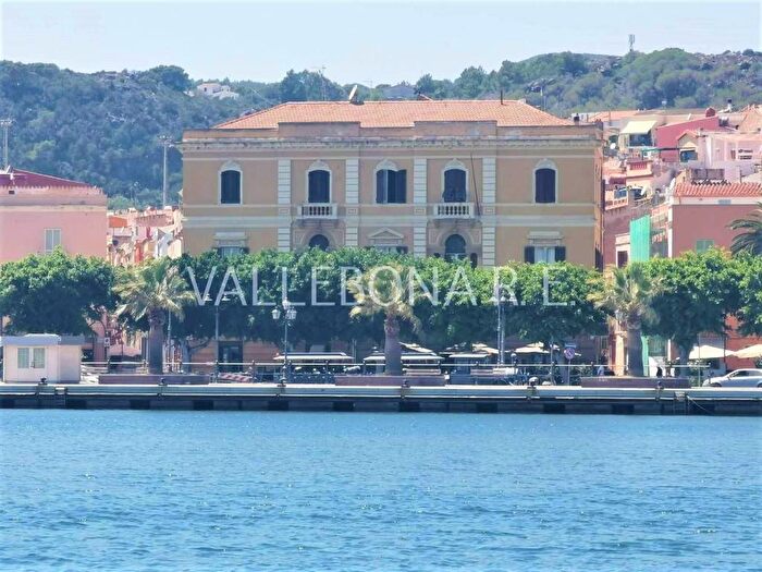 Appartamento con 5 locali in affitto in Corso Cavour, Carloforte