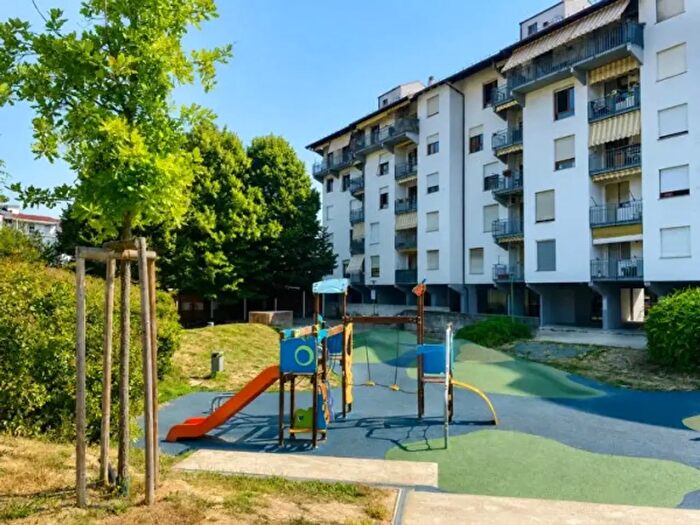 Appartamento trilocale in vendita in Via Carlo Cencio, Alba