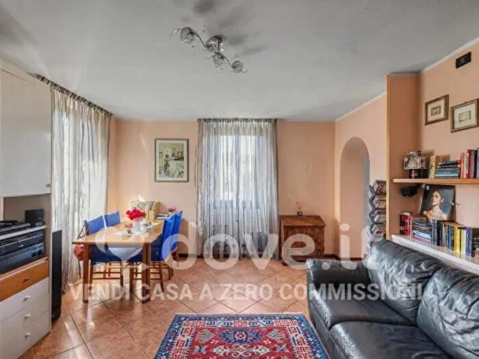 Appartamento trilocale in vendita in Via Asmara, Luino