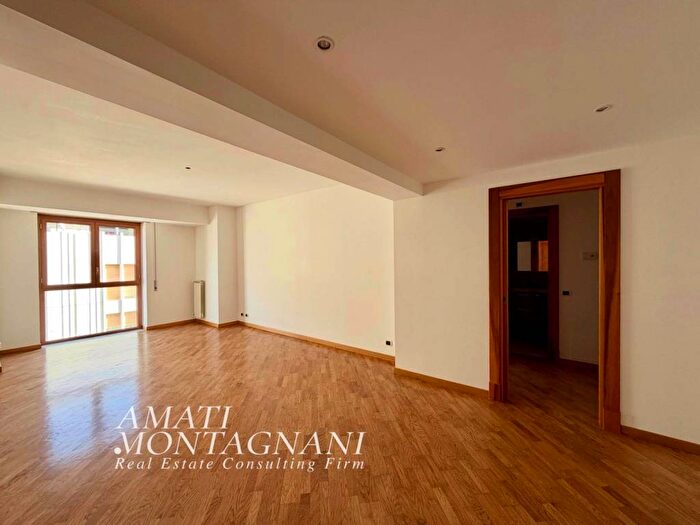 Appartamento trilocale in affitto in Via Cola di Rienzo, Prati, Roma