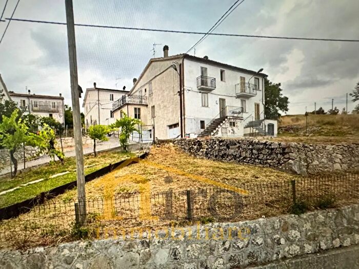 Casa trilocale in vendita in Località Casale Giardinari, Gamberale