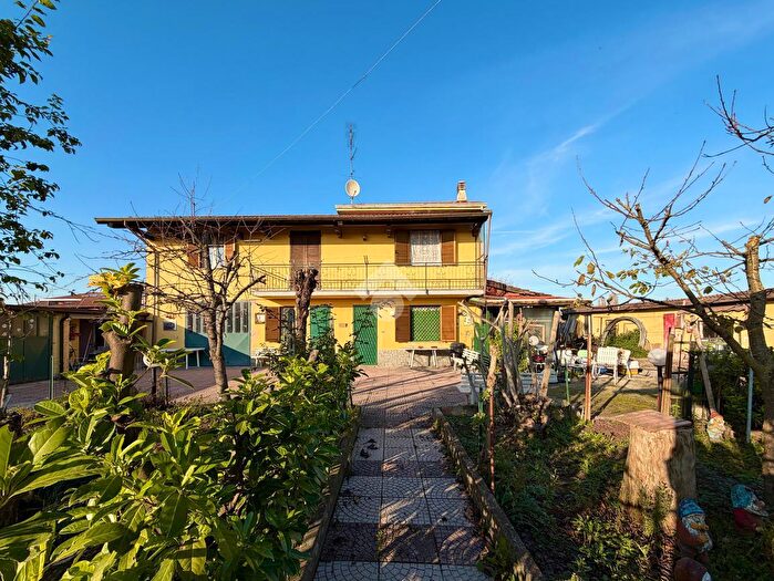 Case in Vendita e in Affitto - 2