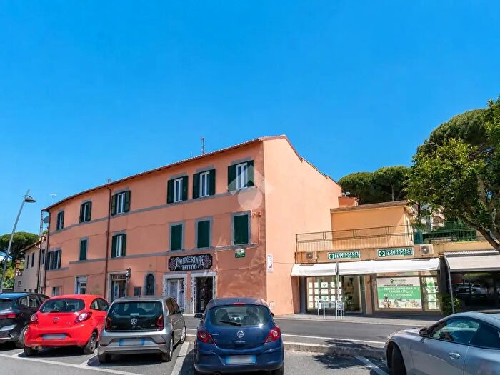 Appartamento con 5 locali in vendita in Appartamento Via della Costituente, Grottaferrata